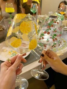 Arte en copas | Experiencia Salú Art and Wine | Sáb 14/06/2025 – 20:00-22:00h